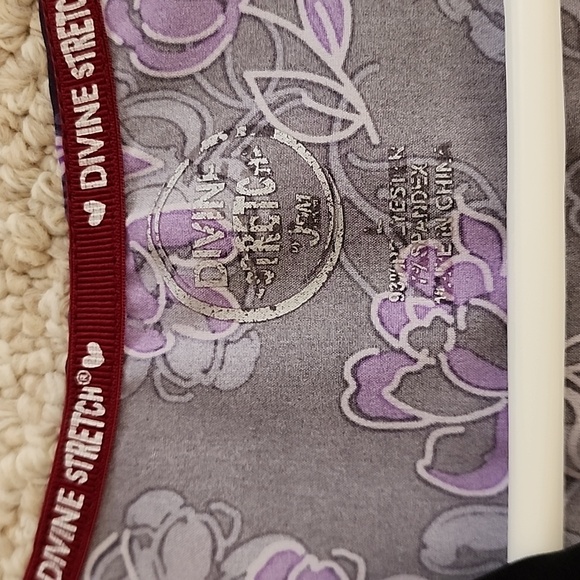 4 for $20 scrubs stretch v neck pocket top size L - Picture 4 of 8